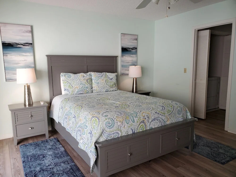 Midnight Cove Ii 221d - Serene Bayfront Vacation Rental! 3 Bedroom Apts