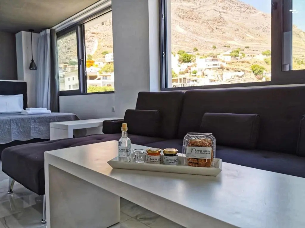 Sunrise Luxury Seaside Apartment