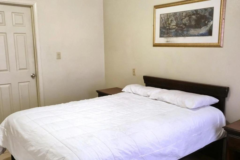 Cole Manor Motel By OYO Love Field Market Center