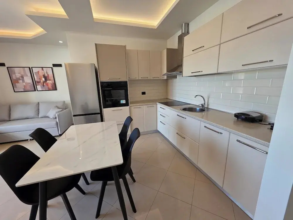 Thomas K Veranda Apartment