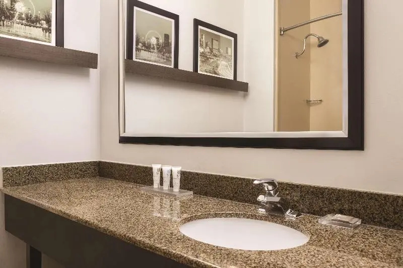 Country Inn & Suites by Radisson, Griffin, GA