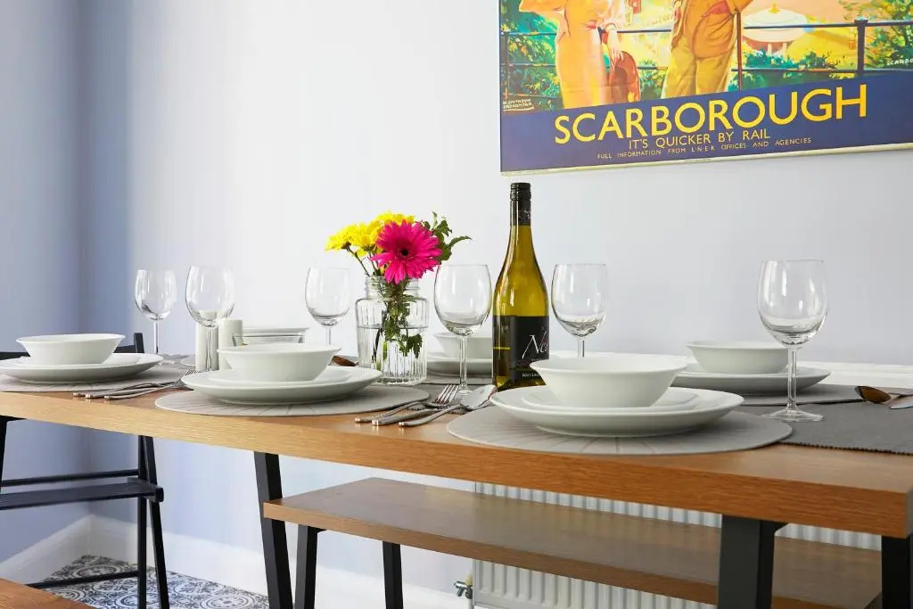 Beautifully furnished 4-bed townhouse on South Cliff