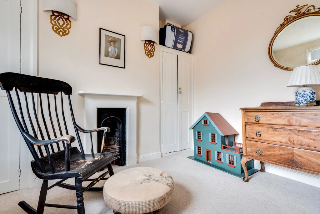 The Walton House spacious 3-Bedroom Jericho House close to City Centre
