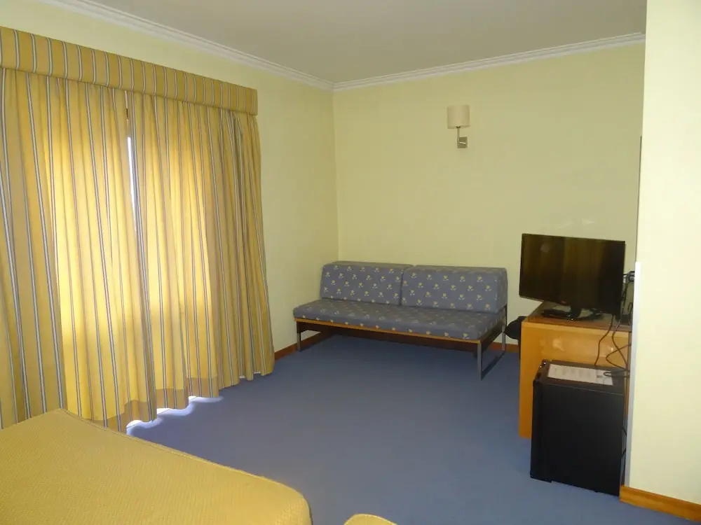 Hotel Feira Pedra Bela