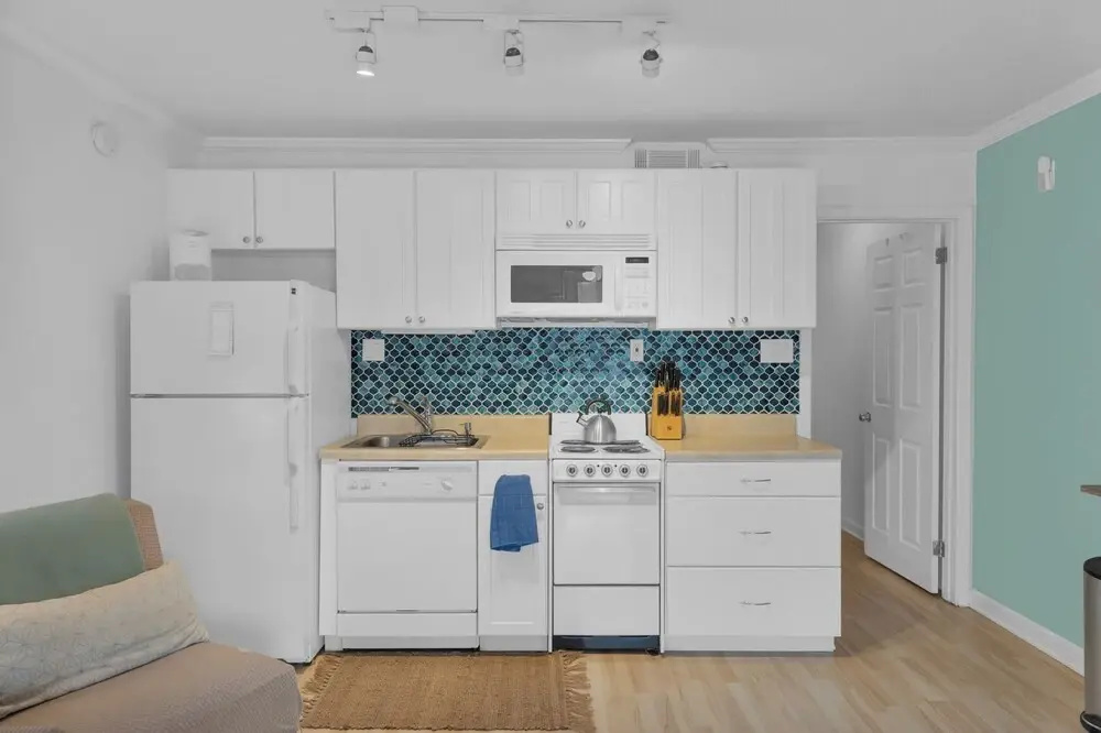 Beachy Days Escape - Cozy Haven Steps From Beach!