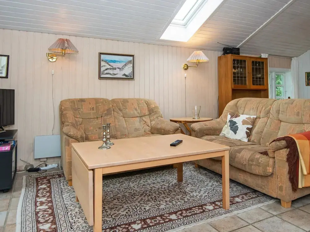 Pretty Cottage in Hemmet near Sea