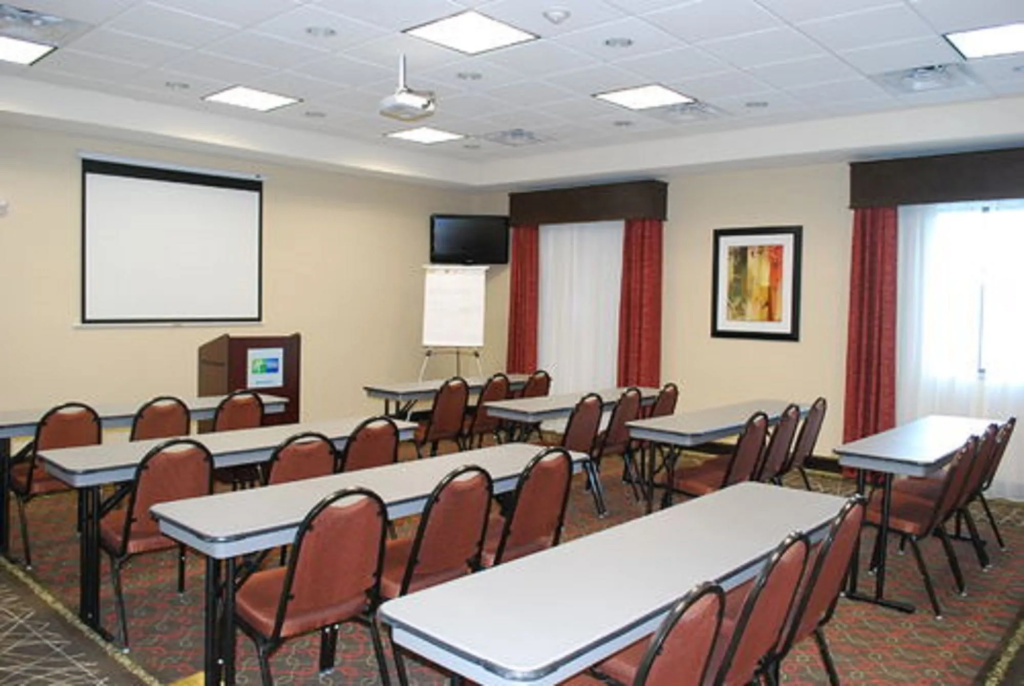 Holiday Inn Express & Suites Houston South - Near Pearland by IHG