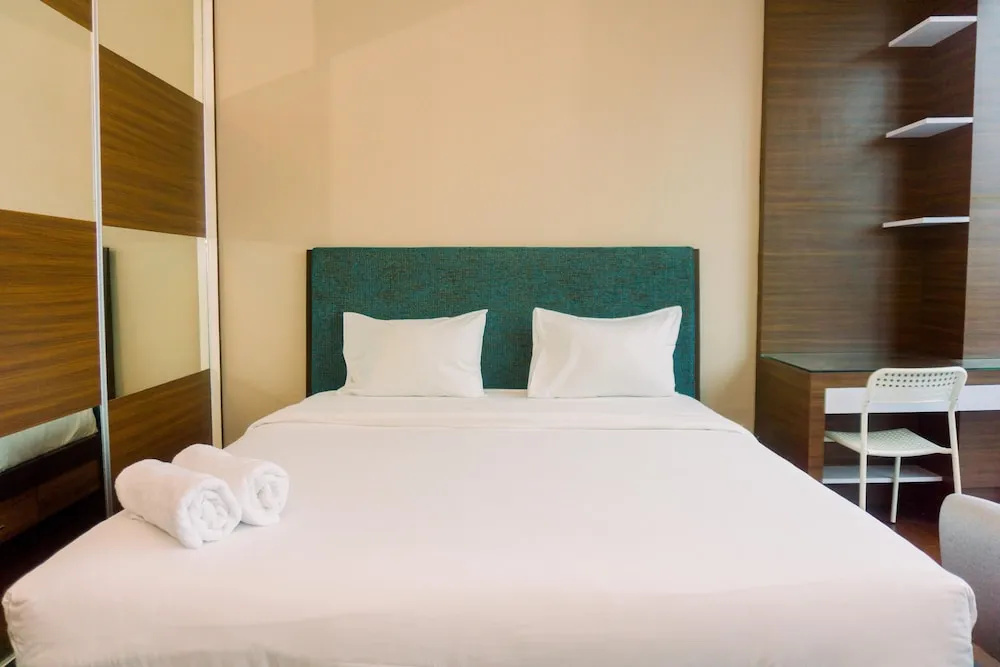 Homey And Minimalist Studio Room At Gp Plaza Apartment