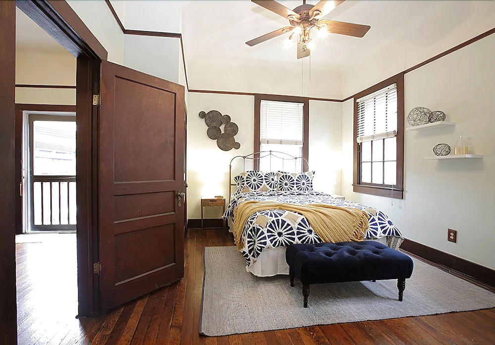 LARGE 2BR in Warehouse District HEART OF NOLA