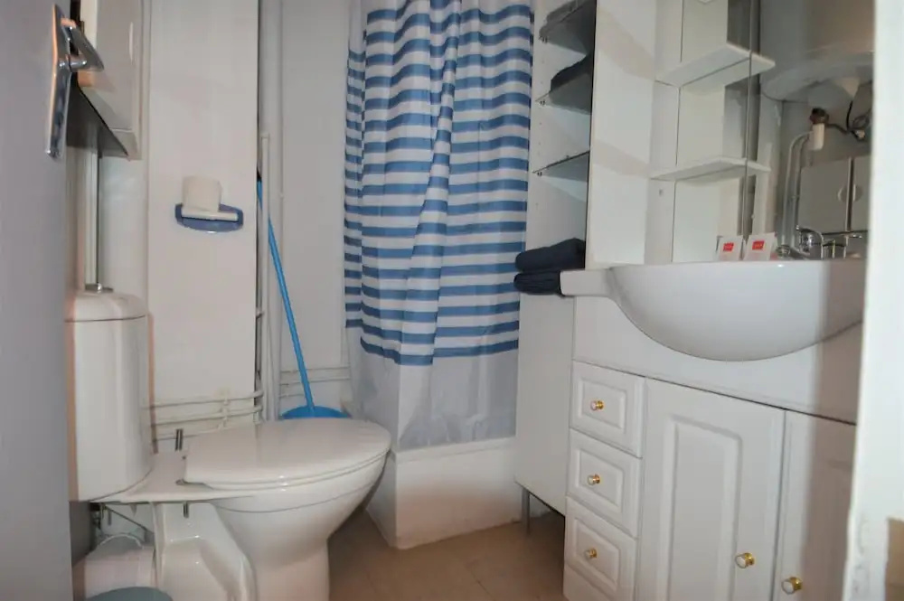 Charmant studio avec balcon à 20m de la mer