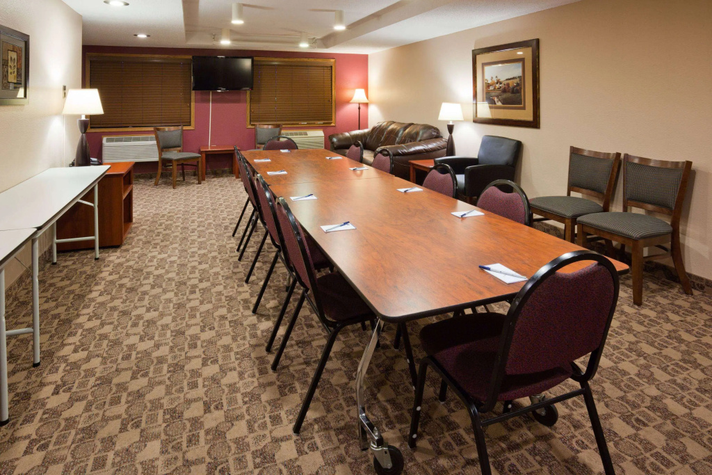 AmericInn by Wyndham Austin