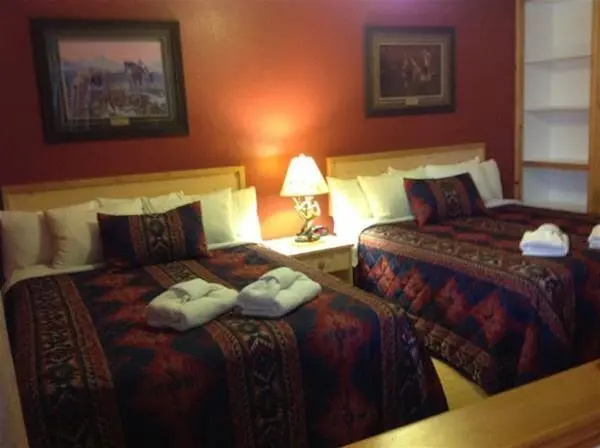 The River's Edge Motel Lodge & Resort