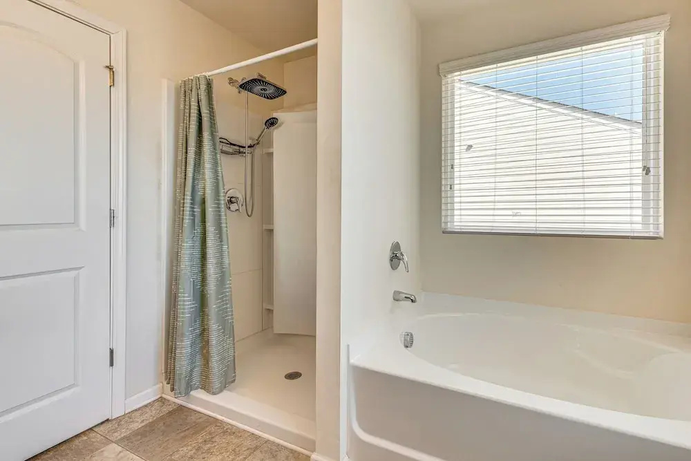 6 Mi to Atlanta Airport! Home w/ Furnished Patio