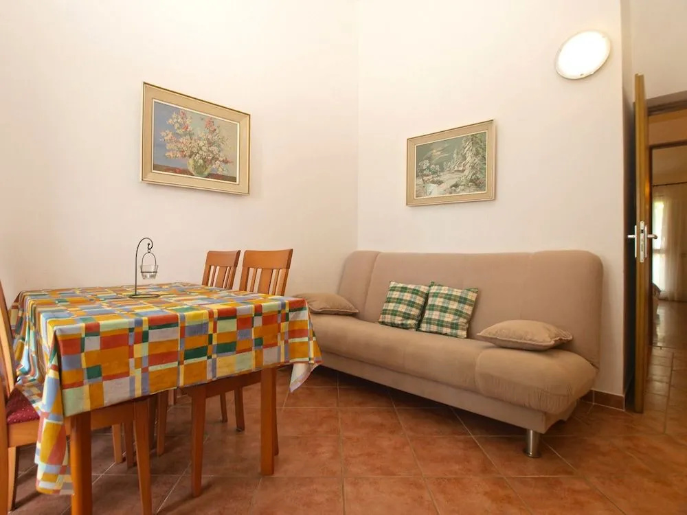 Apartment 1652