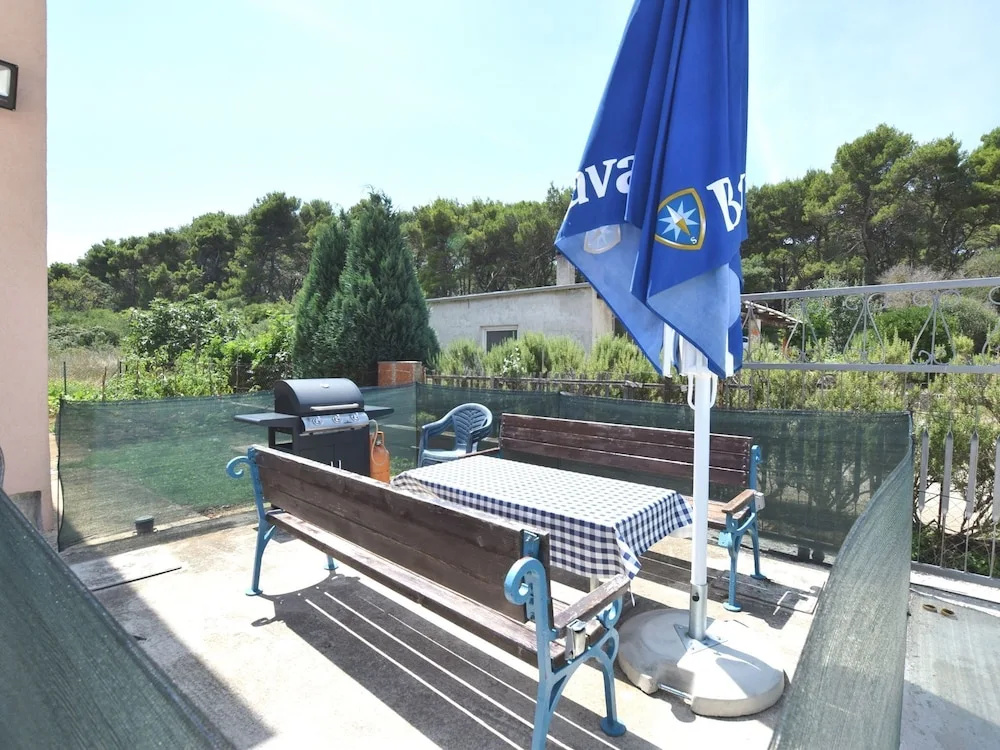 Apartment in Pula With Bbq, Parking, AC