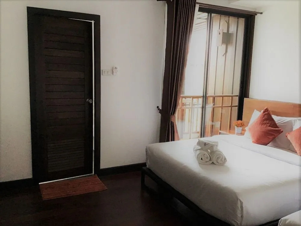 The Eight Ratvithi House