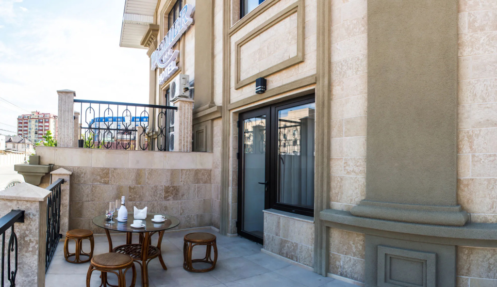 Premier Hotel