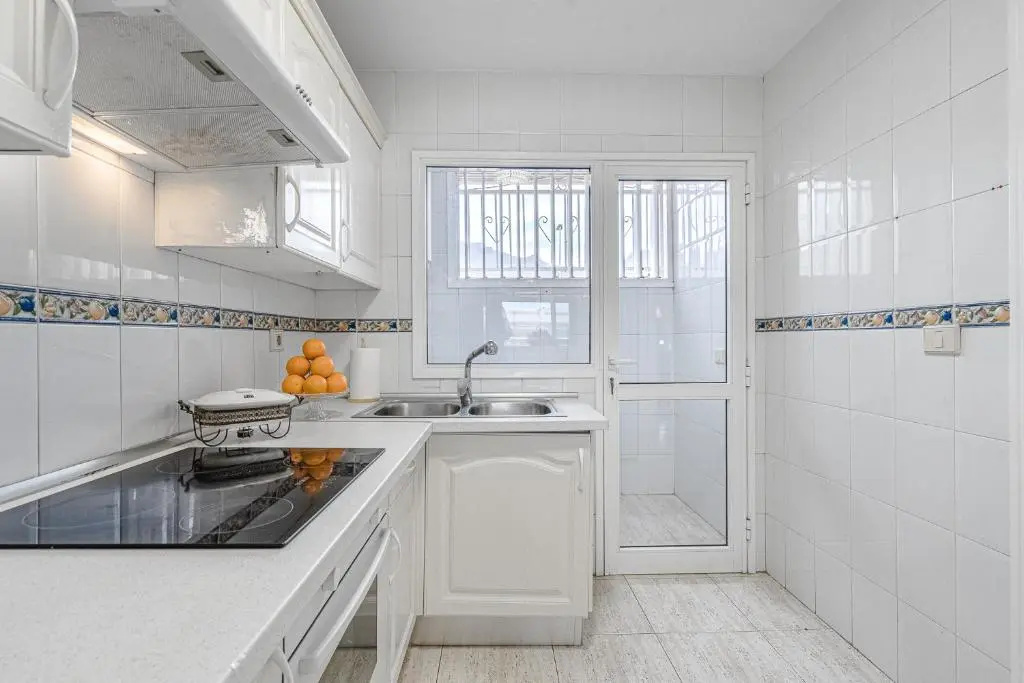 RED Large family apartment, three floors, 10 guests