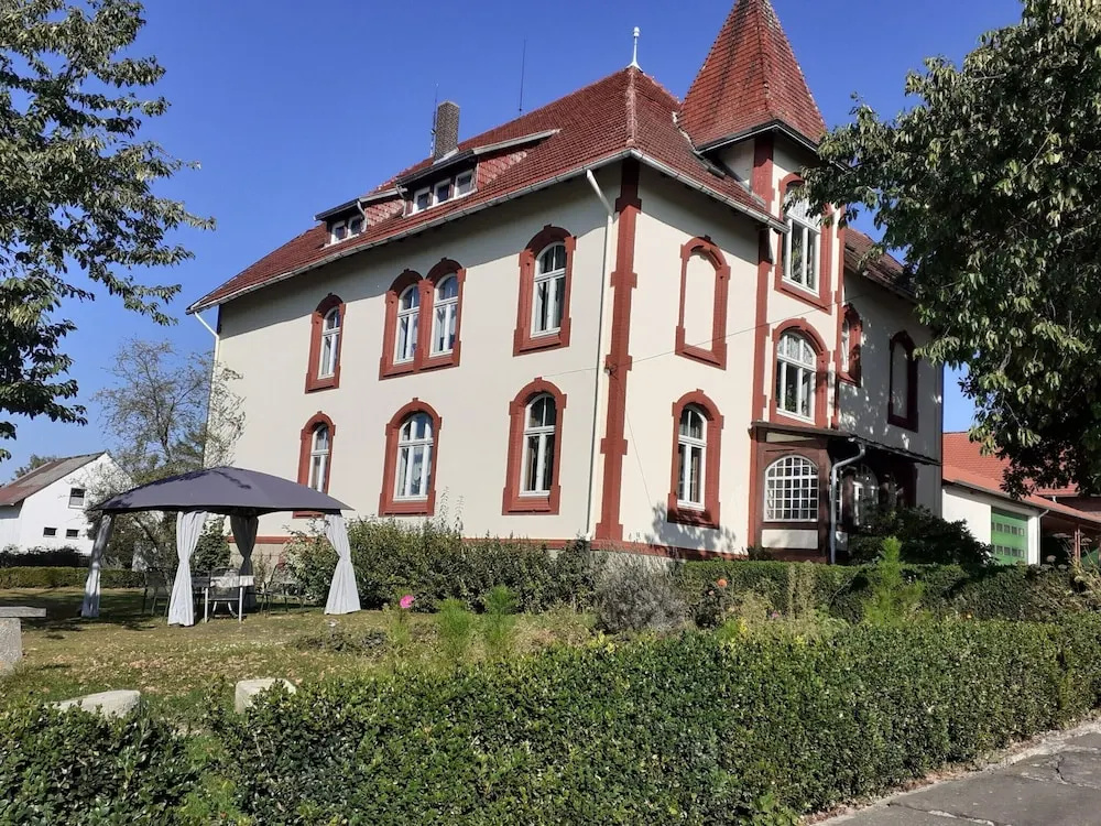 Two separate farmhouse apartments under one roof