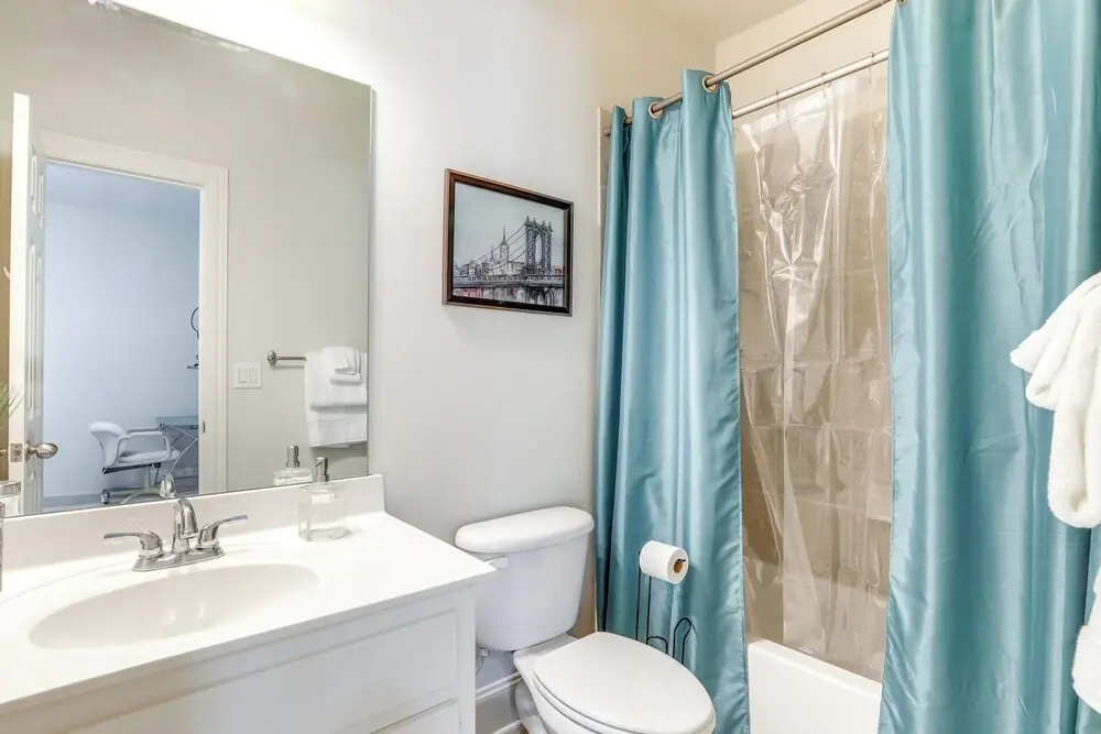 Spacious Home w Backyard: 3 Mi to Dtwn Duluth