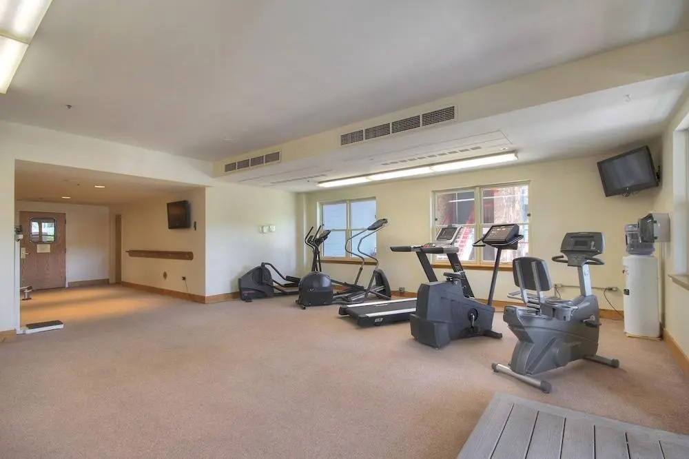 Charming 2br Steps To Snow-capped Adventures + Main St 2 Bedroom Condo by RedAwning