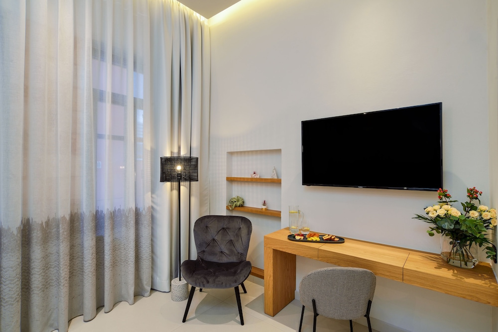 Neorion Living