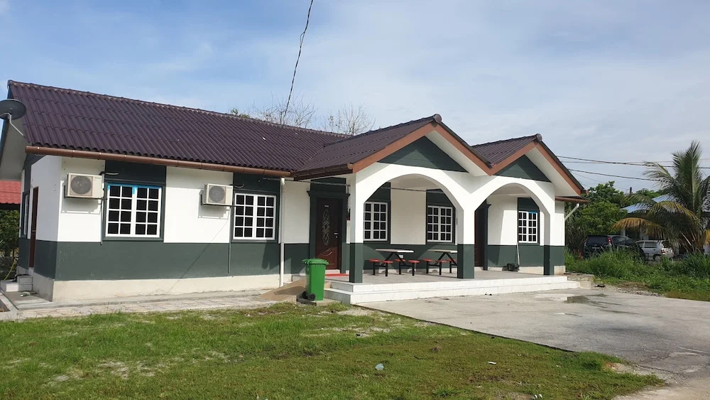 4 Bedroom Bungalow With Private Pool