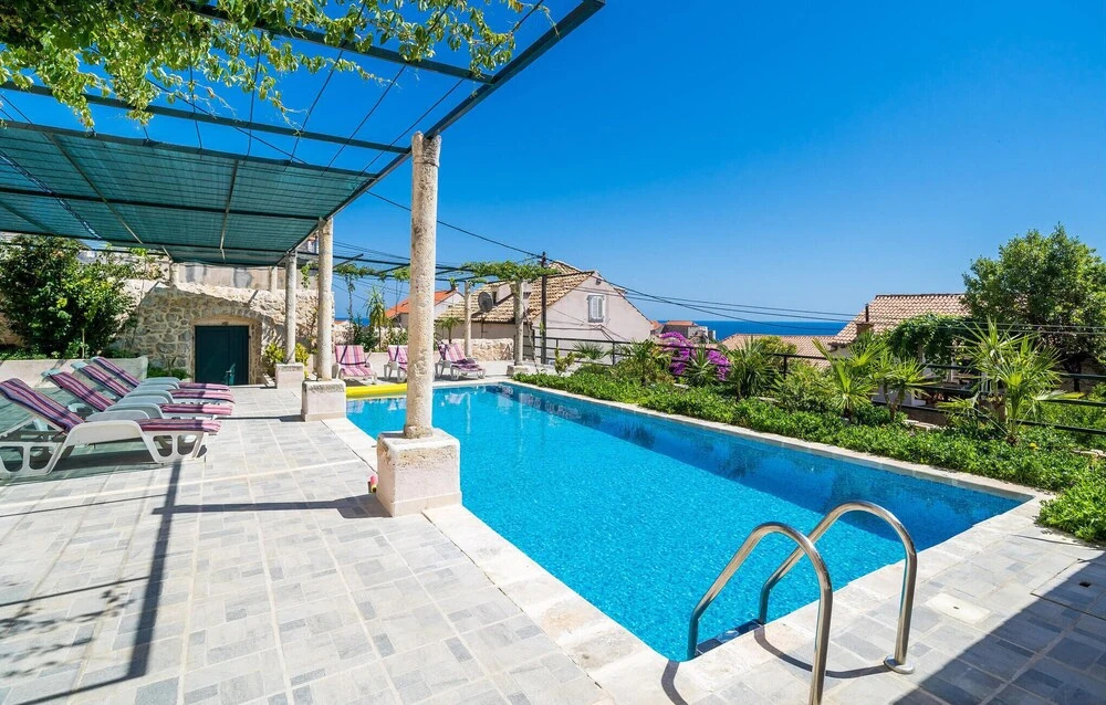Nice Apartment in Dubrovnik With Outdoor Swimming Pool, Wifi and 5 Bedrooms