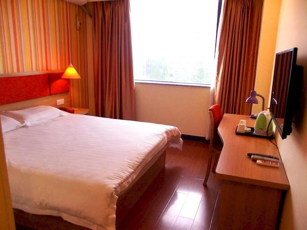 Homeinn Hotel (Chengdu Yulin Life Plaza Nijiashao Subway Station)