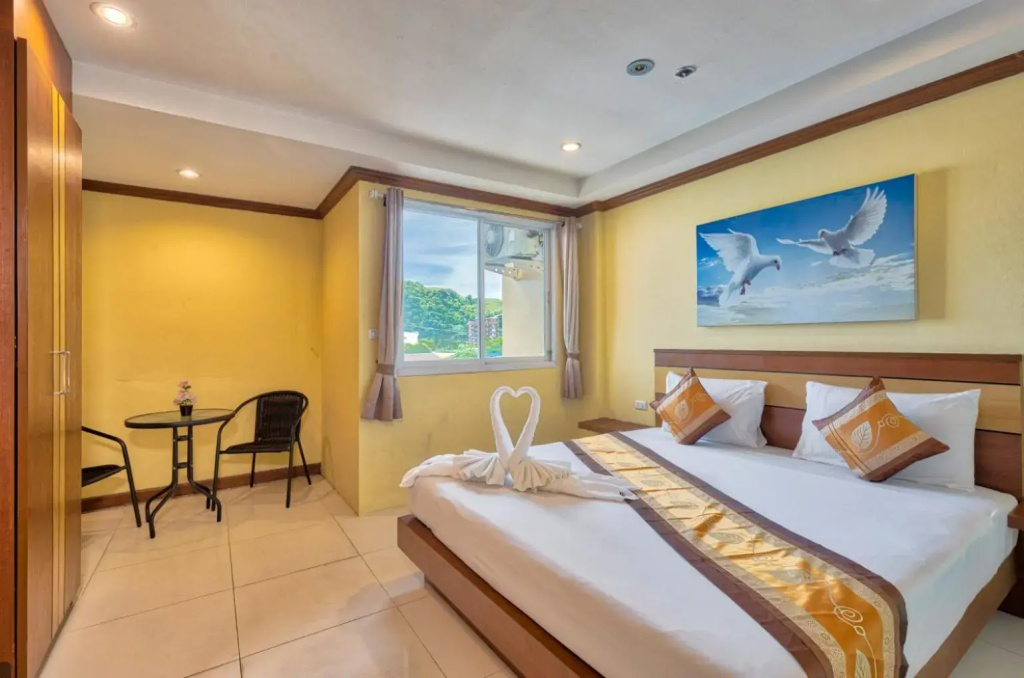 TJ Patong Hotel - Prime Location by OTOP Market & Sea
