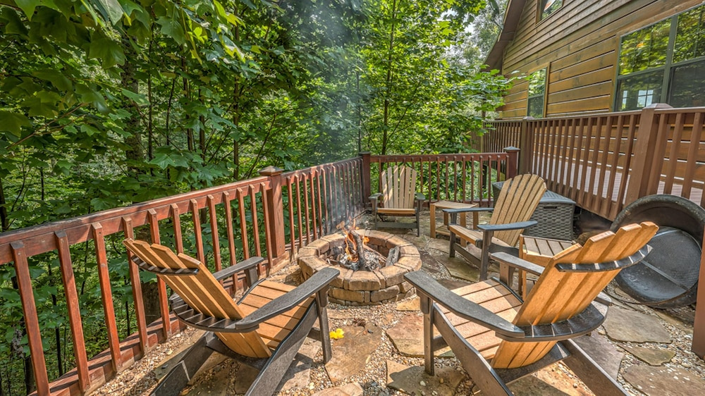 Standing Bear Lodge by Escape to Blue Ridge