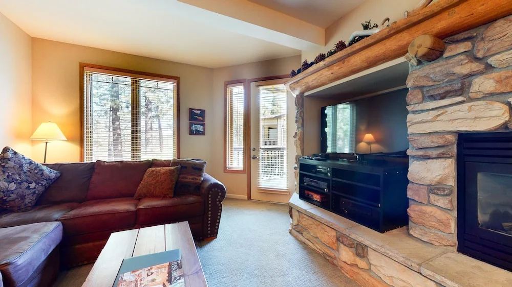 Mammoth Green 104 2 Bedrooms 2 Bathrooms Condo