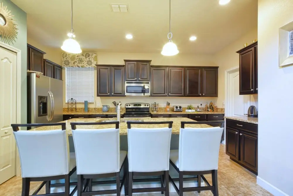Paradise Palms 8945