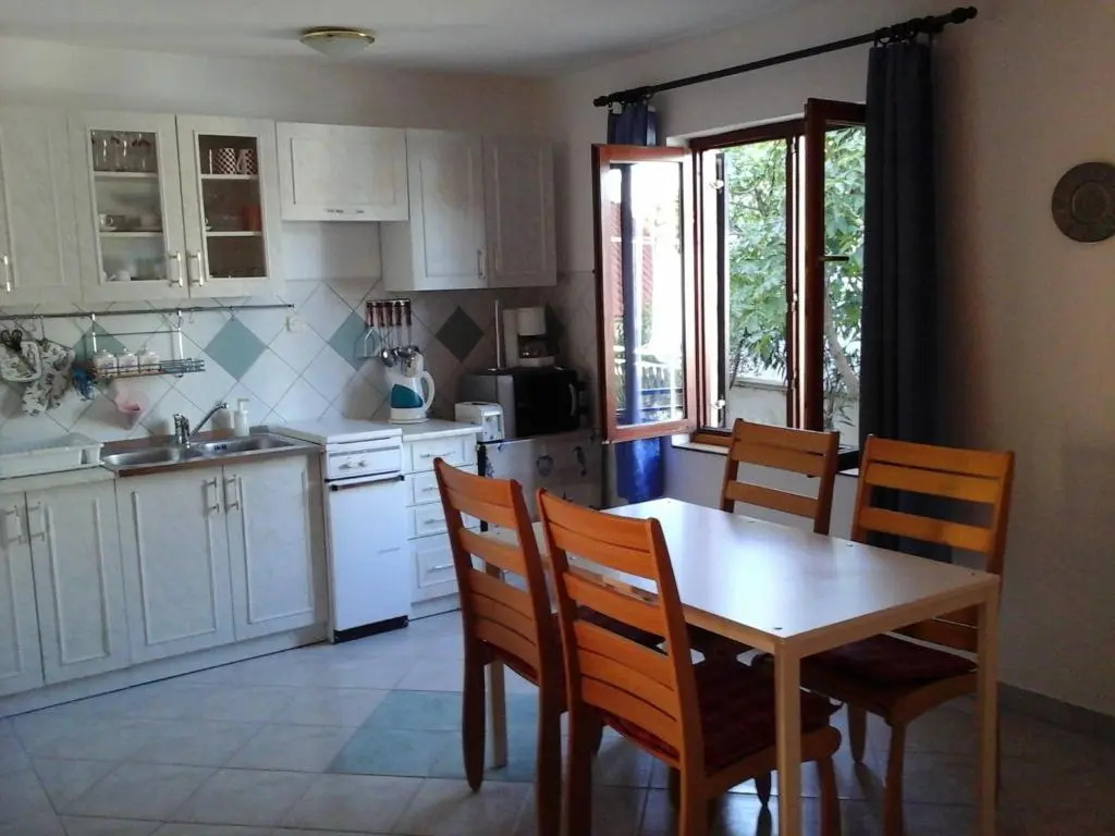 Apartment Vrulje