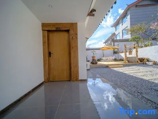 Shuiyuejinghua Homestay (Lijiang Sanyi International Airport)