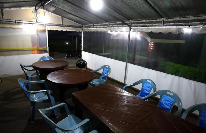 Petit Maison Pension