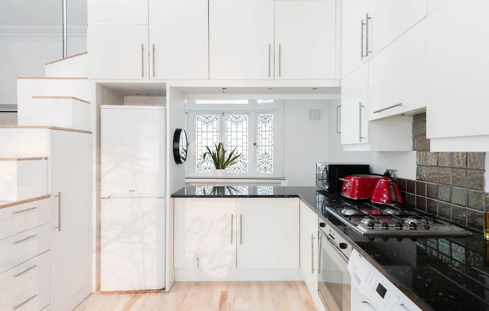 2 bedroom family home in trendy Notting Hill