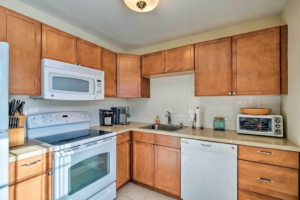 Condo w/ Loft: 2 Mi to Windham Mountain Ski!