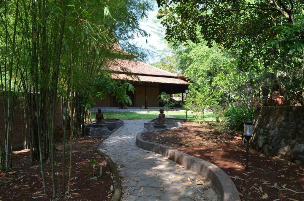 Hills Joglo Villa