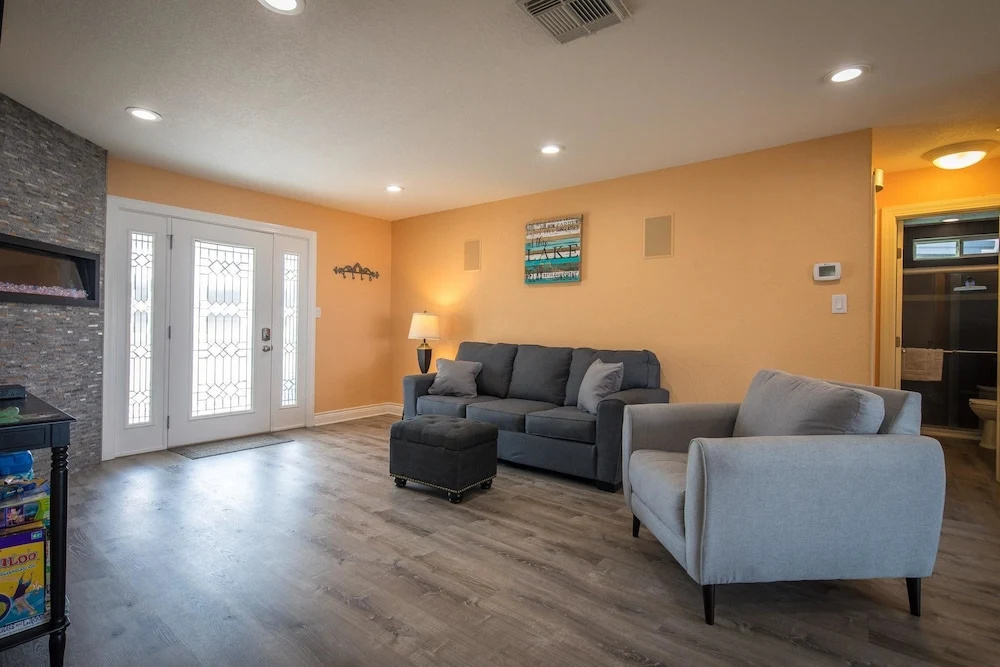 LEDGEROCK POINTE - 3 Br Home