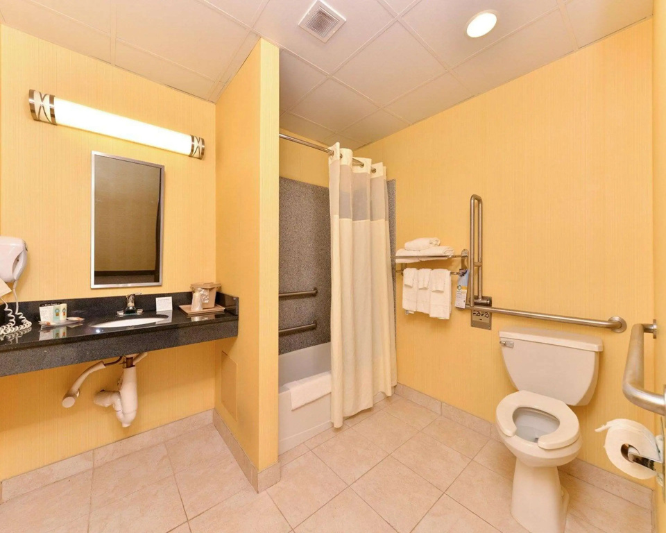Quality Suites Stratford