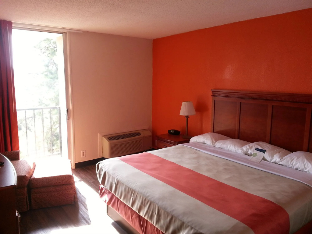 Motel 6 Jackson, TN