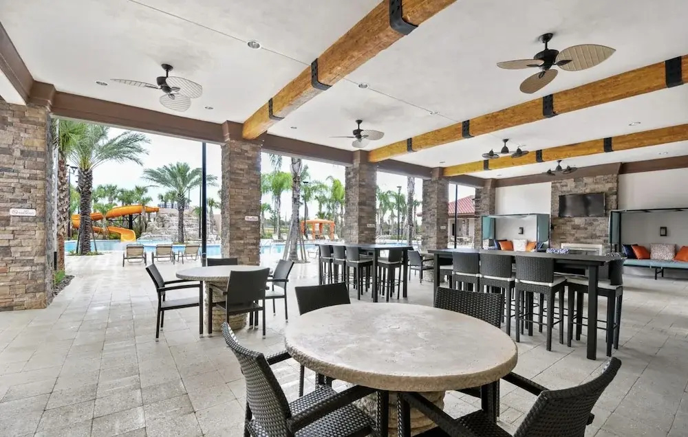 Beautiful 9 bedroom pool home located in the Solterra Resort! 9 Home by RedAwning
