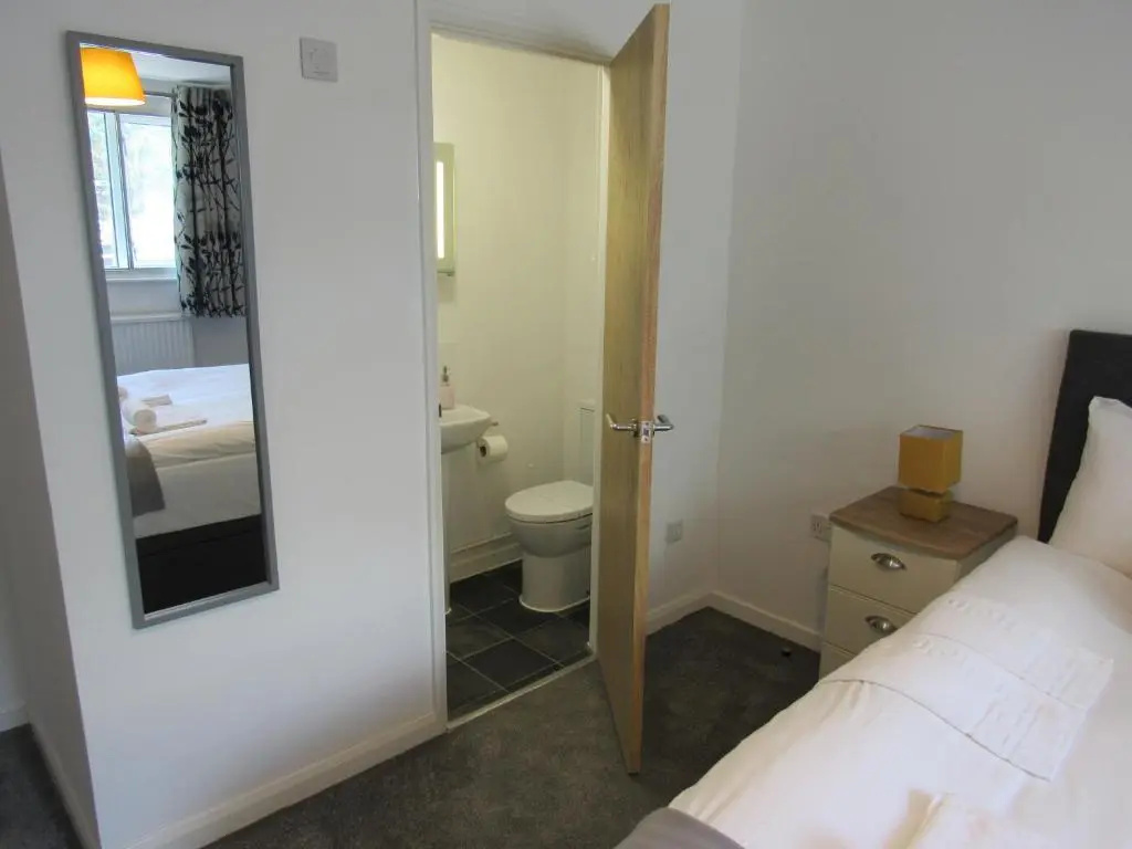 The Cambridge Suites - Tas Accommodations
