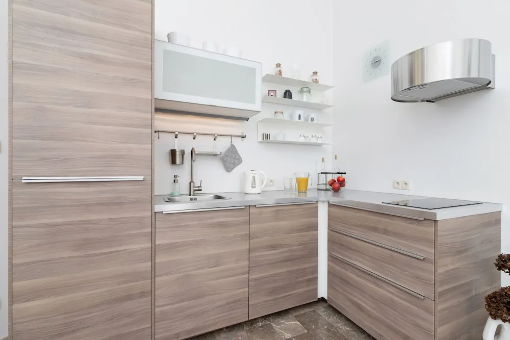 Modern Studio Kantor by Renters