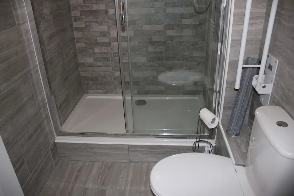 1 Quayside Court - 3 bedroomed ground floor apartment with sea views