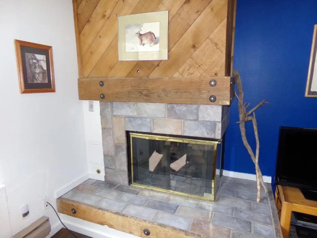 EWJP Edgewater Studio 1 Bath Lakeside Keystone