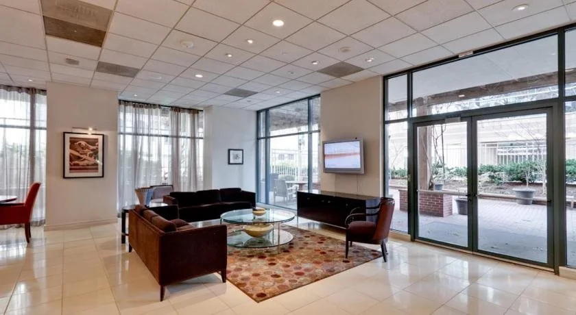 Oakwood 850 North Randolph Street