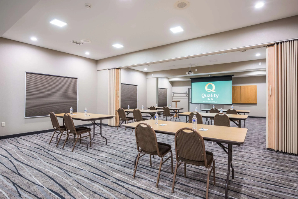 Quality Inn & Suites Lodi I-90