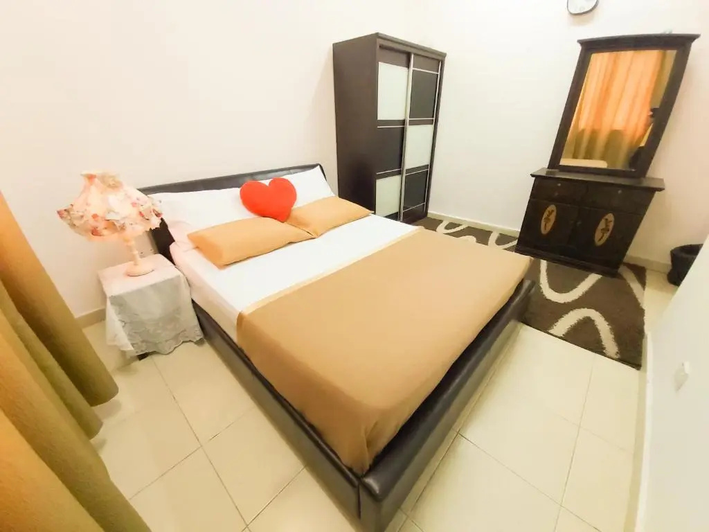 Homestay Kondo Mewah l/d kolam renang & playground di Kota Bharu